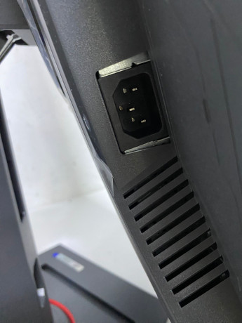 ASUS ROG STRIX XG27UCS 27 FAST IPS FREESYN(OUTLET)